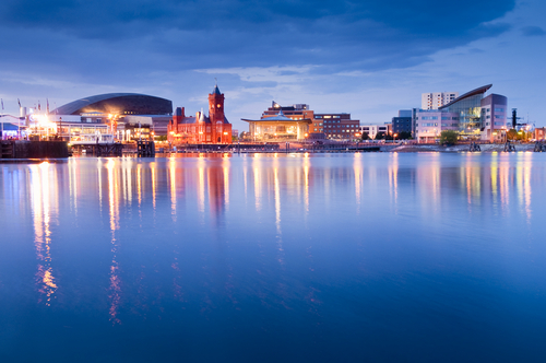 Pretty,Night,Time,Illuminations,Of,The,Stunning,Cardiff,Bay,,Many